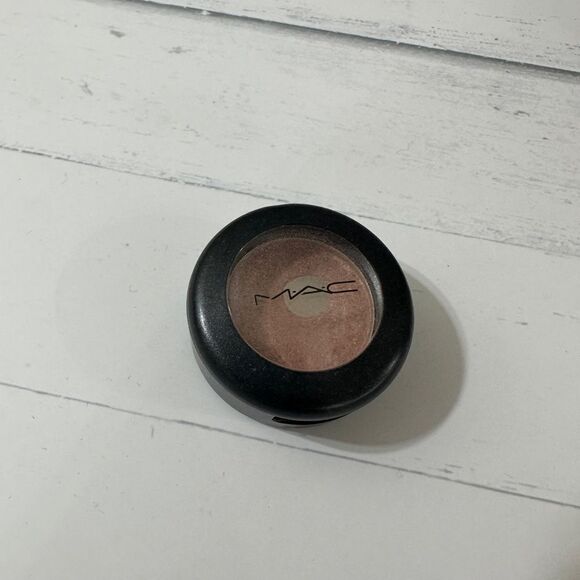 Mac eyeshadow - Picture 2 of 3